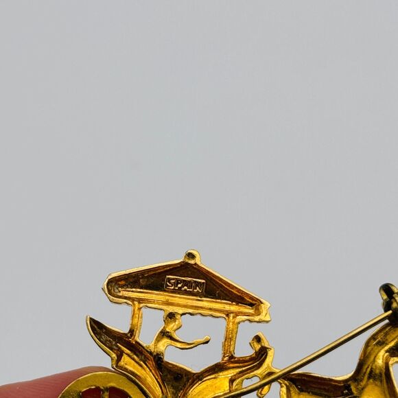 Vintage Horse Carriage Brooch Pin Gold Tone Pony Cart Made in Spain Spin Wheels - Picture 5 of 8